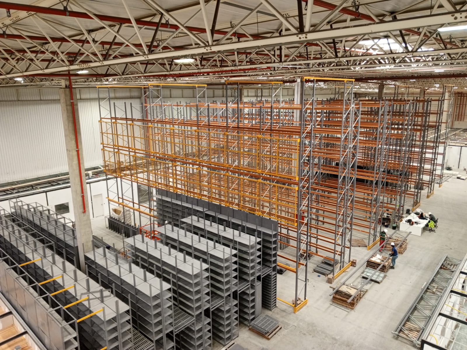 Transformação de armazém com porta-paletes